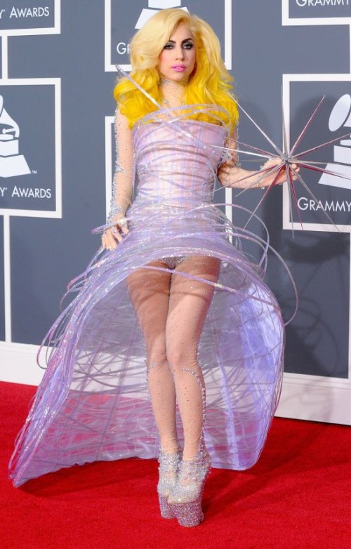 Lady-Gaga-Grammy-Awards-2010